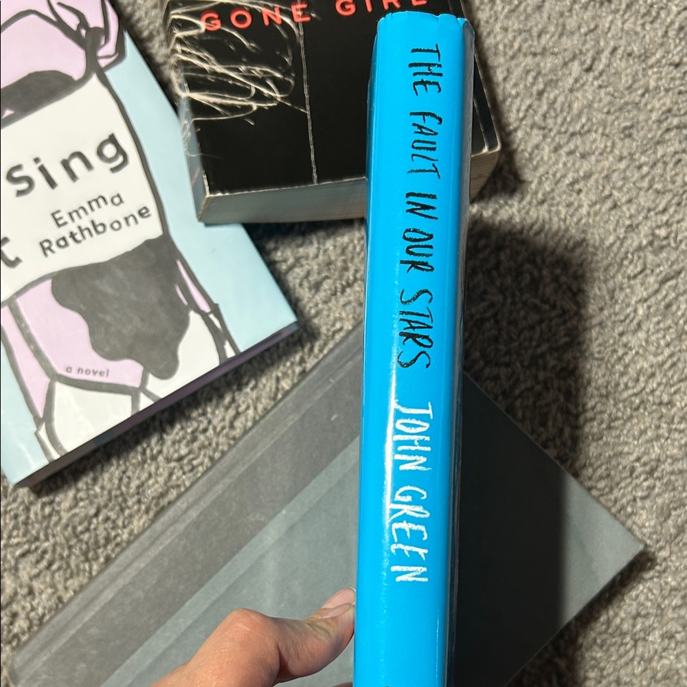 Set of 4 Popular Novels - Picture 5 of 9